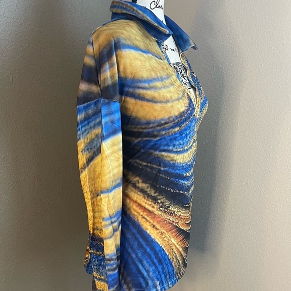 Adorable Blouse with long sleeves in pretty blues and golds in Size M - Picture 6 of 8